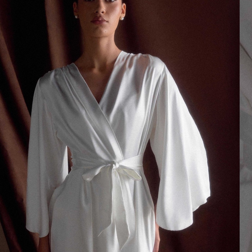 Meshki White Women's Robe